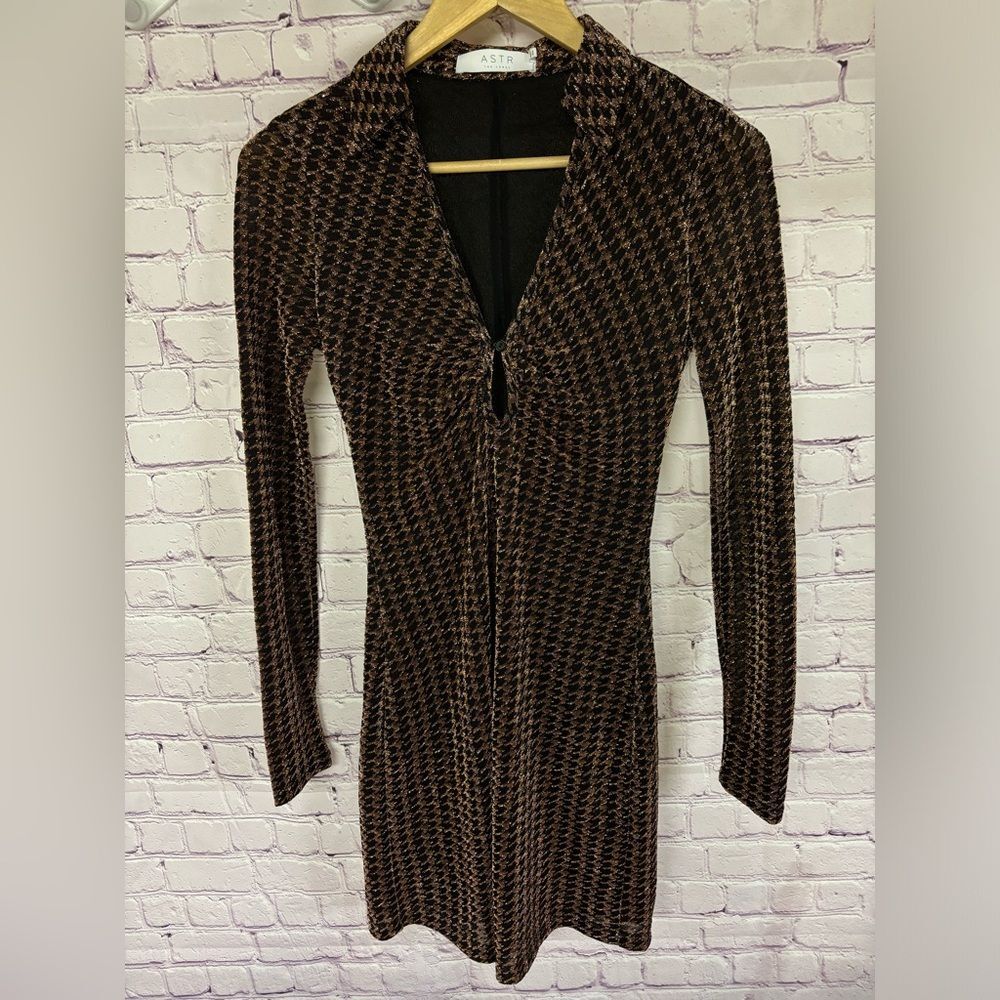 ASTR the Label Nia Metallic Houndstooth Dress Deep V Plunge Mini Dress Size XS
